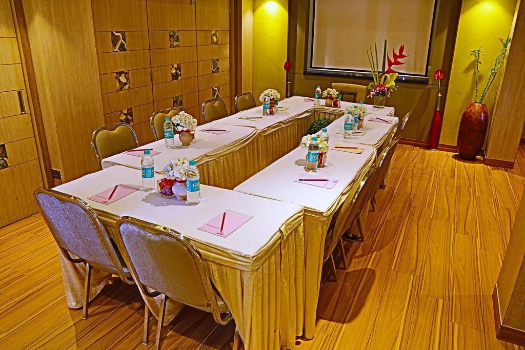 The Oriental Residency Otel Mumbai Dış mekan fotoğraf