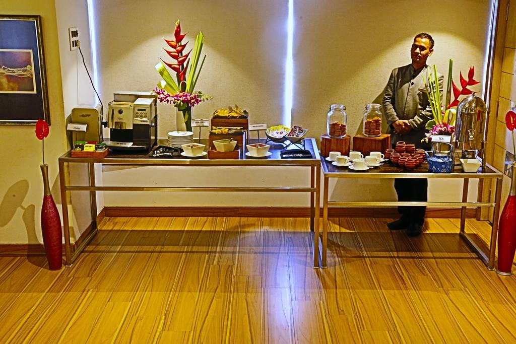 The Oriental Residency Otel Mumbai Dış mekan fotoğraf